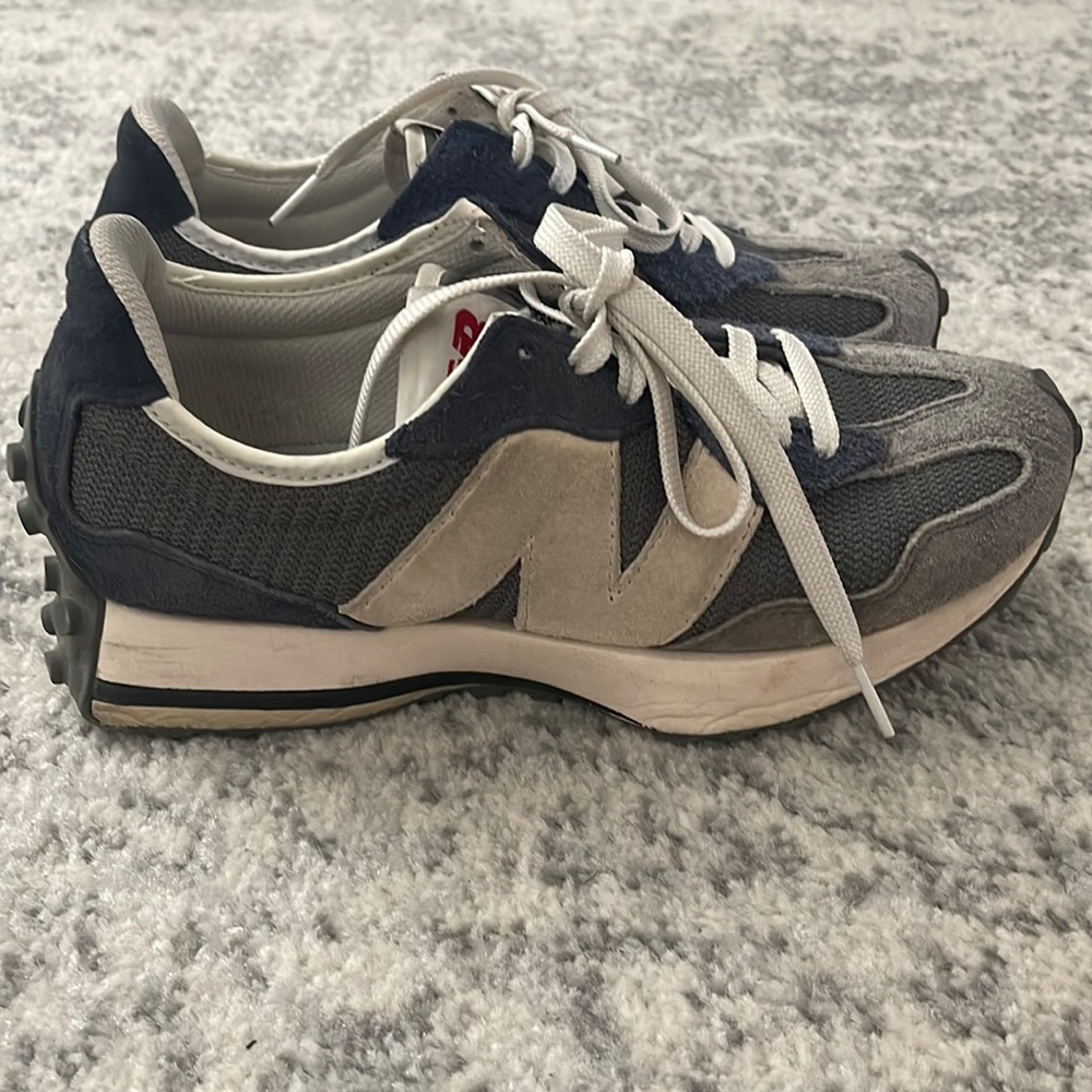 New balance tennis shoes